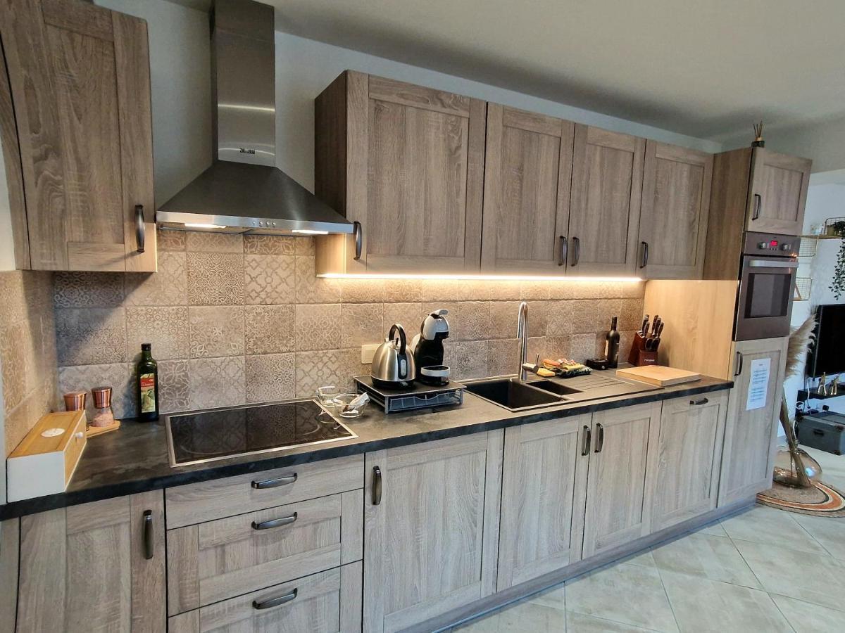 Le Twenty Bed and Breakfast Marche-en-Famenne Buitenkant foto